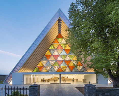 Cardboard-cathedral-dezeen