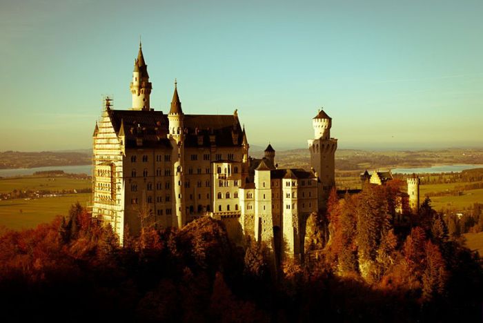 800px-Neuschwanstein_Castle,_Schwangau